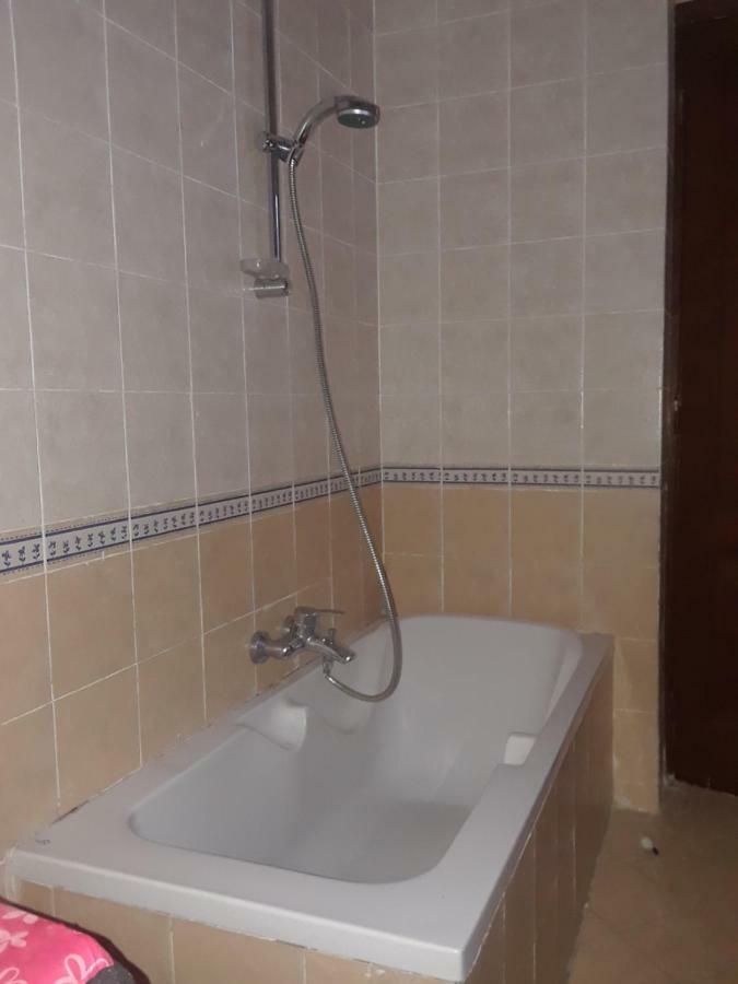 Cheerful Oasis: Fully Equipped In Rehab Apartment Cairo